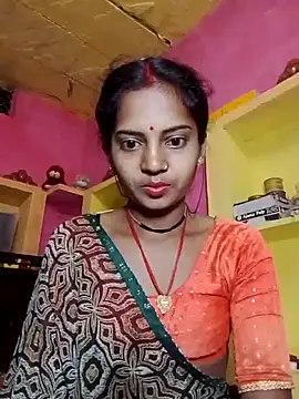 Snapshot of Hot_bbbb chatting on 11/28/25, 08:33 Hot bbbb online show from 11/28/25, 08:33