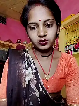 Snapshot of Hot_bbbb chatting on 12/20/25, 08:05 Hot bbbb online show from 12/20/25, 08:05