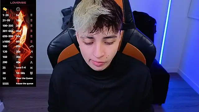 imlaiaaa online show from 10/30/25, 04:03