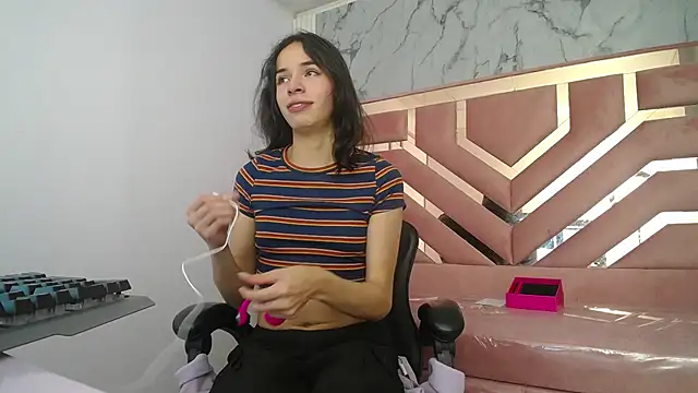 Mia swift ch online show from 10/25/25, 03:25