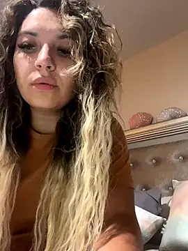 Snapshot of Chicagobabe chatting on 09/12/25, 08:25 Chicagobabe online show from 09/12/25, 08:25