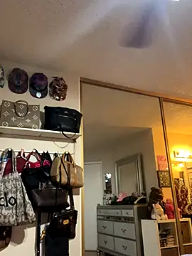 Snapshot of Chicagobabe chatting on 09/27/25, 09:36 Chicagobabe online show from 09/27/25, 09:36