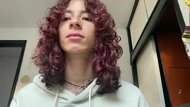 Snapshot of camille_delrey chatting on 02/05/26, 02:00 camille delrey online show from 02/05/26, 02:00