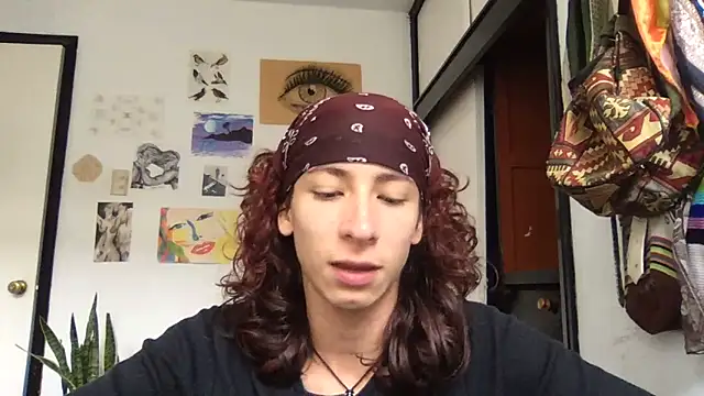 Snapshot of camille_delrey chatting on 02/12/26, 04:13 camille delrey online show from 02/12/26, 04:13