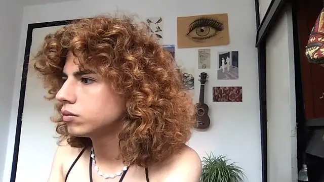 Snapshot of camille_delrey chatting on 02/13/26, 02:02 camille delrey online show from 02/13/26, 02:02