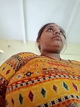 Snapshot of Hot_crety chatting on 10/12/25, 11:42 Hot crety online show from 10/12/25, 11:42