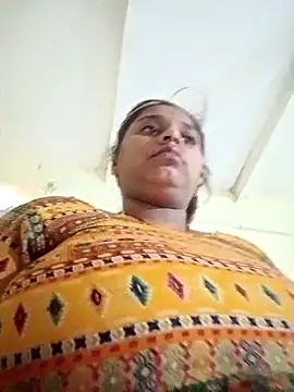 Snapshot of Hot_crety chatting on 10/14/25, 11:22 Hot crety online show from 10/14/25, 11:22