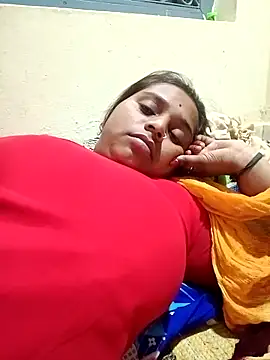 Snapshot of Hot_crety chatting on 10/28/25, 11:47 Hot crety online show from 10/28/25, 11:47