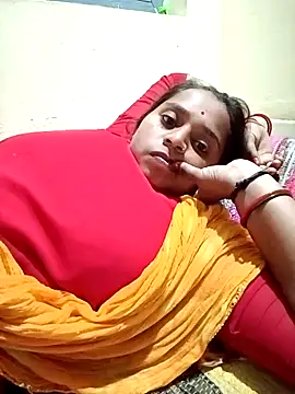 Snapshot of Hot_crety chatting on 10/29/25, 02:03 Hot crety online show from 10/29/25, 02:03