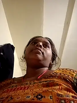 Hot crety online show from 11/18/25, 01:04