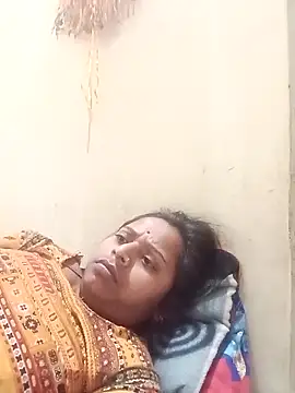 Snapshot of Hot_crety chatting on 03/05/26, 02:29 Hot crety online show from 03/05/26, 02:29