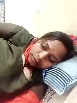 Snapshot of Hot_crety chatting on 03/05/26, 04:47 Hot crety online show from 03/05/26, 04:47