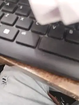 Snapshot of Wet_BunnyFun chatting on 11/15/25, 10:34 Wet BunnyFun online show from 11/15/25, 10:34