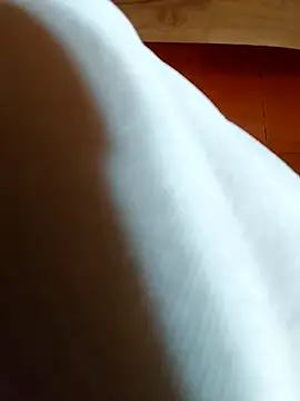 Snapshot of meomeocute chatting on 11/06/25, 04:46 meomeocute online show from 11/06/25, 04:46