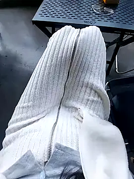 Snapshot of meomeocute chatting on 11/30/25, 03:21 meomeocute online show from 11/30/25, 03:21