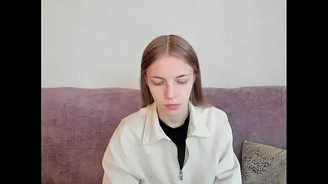 HitGyrl online show from 10/15/25, 01:17