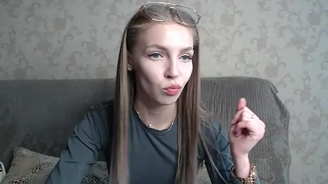HitGyrl online show from 05/12/26, 08:11