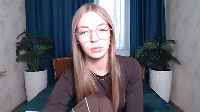 HitGyrl online show from 05/31/26, 08:32