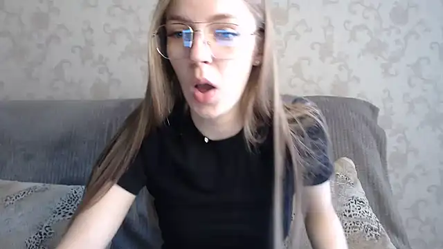HitGyrl online show from 06/14/26, 01:14