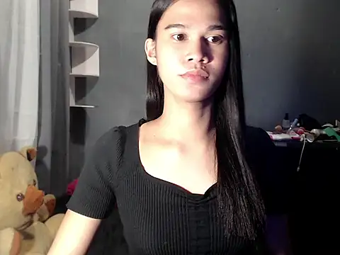 Snapshot of urseductivebarbie_xx chatting on 09/19/25, 12:06 urseductivebarbie xx online show from 09/19/25, 12:06