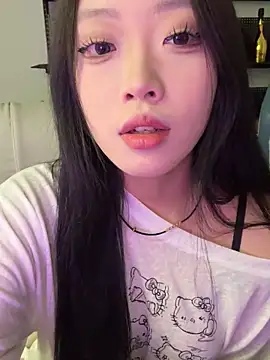 Snapshot of tuzi5201314 chatting on 12/02/25, 05:24 tuzi5201314 online show from 12/02/25, 05:24