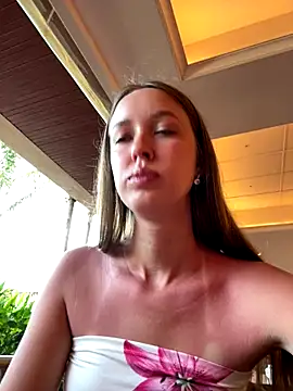 Snapshot of ElliRose chatting on 10/06/25, 12:41 ElliRose online show from 10/06/25, 12:41