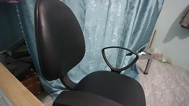 Snapshot of _Sara_768 chatting on 01/11/26, 08:47 Sara 768 online show from 01/11/26, 08:47