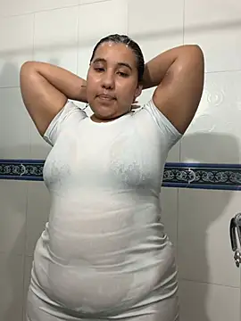 la pequena culona online show from 04/15/26, 09:26