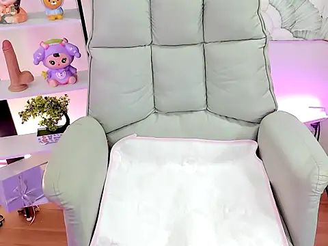 Mix-MiuMiu online show from 12/03/25, 03:58