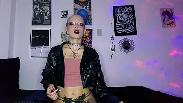 Snapshot of plutonbluemooon333 chatting on 11/10/25, 11:26 plutonbluemooon333 online show from 11/10/25, 11:26