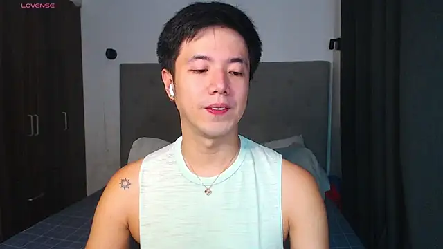 Snapshot of Addictiveboi chatting on 03/28/26, 02:22 Addictiveboi online show from 03/28/26, 02:22