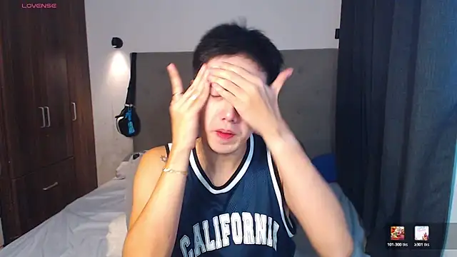 Snapshot of Addictiveboi chatting on 04/01/26, 02:23 Addictiveboi online show from 04/01/26, 02:23