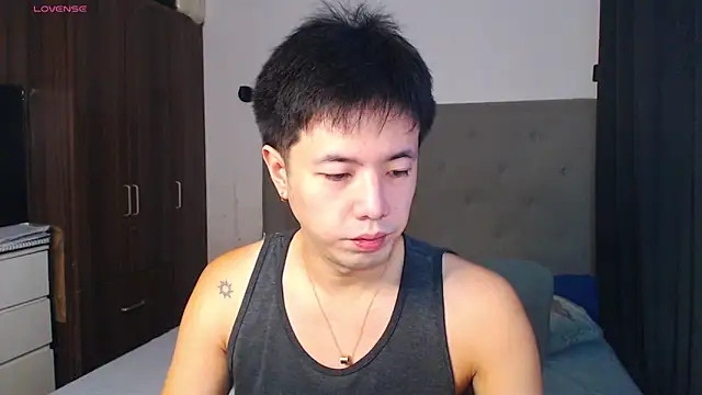 Snapshot of Addictiveboi chatting on 04/13/26, 04:29 Addictiveboi online show from 04/13/26, 04:29