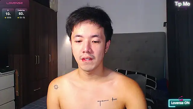 Snapshot of Addictiveboi chatting on 04/25/26, 02:25 Addictiveboi online show from 04/25/26, 02:25