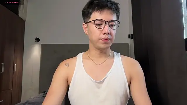 Snapshot of Addictiveboi chatting on 05/08/26, 03:23 Addictiveboi online show from 05/08/26, 03:23