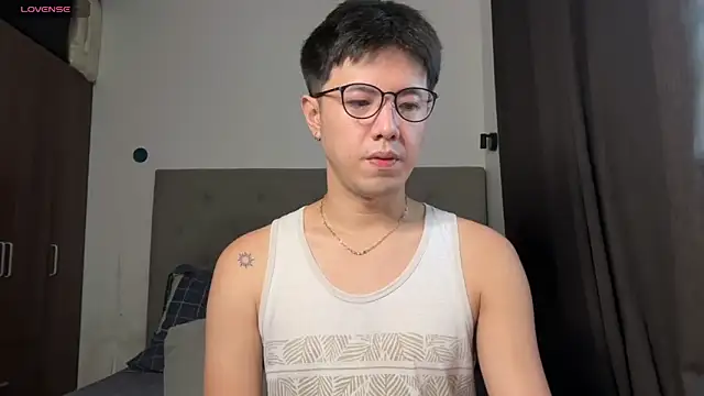 Snapshot of Addictiveboi chatting on 05/10/26, 04:17 Addictiveboi online show from 05/10/26, 04:17
