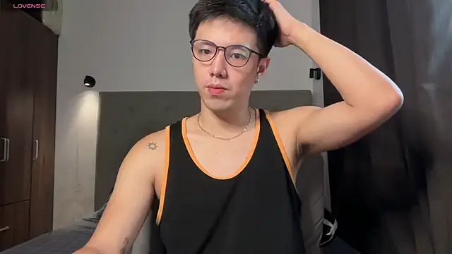 Snapshot of Addictiveboi chatting on 05/12/26, 02:52 Addictiveboi online show from 05/12/26, 02:52