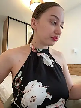 Snapshot of Maribelle_Vinnie chatting on 04/18/26, 03:16 Maribelle Vinnie online show from 04/18/26, 03:16