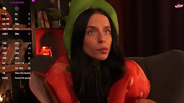 Snapshot of livia_starwars chatting on 10/30/25, 09:26 livia starwars online show from 10/30/25, 09:26