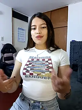 Snapshot of asumi_18 chatting on 02/24/26, 06:17 asumi 18 online show from 02/24/26, 06:17