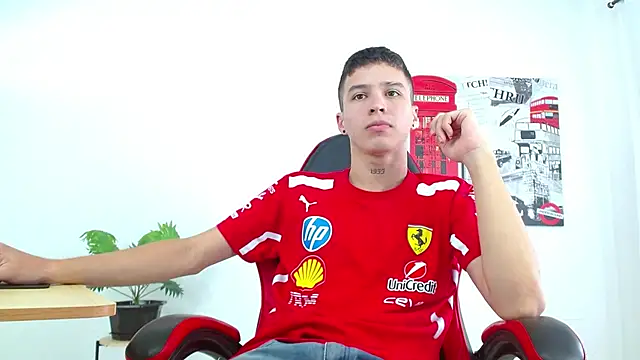 Snapshot of Cumandres18 chatting on 10/02/25, 02:02 Cumandres18 online show from 10/02/25, 02:02