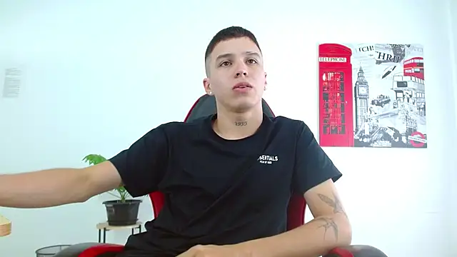 Snapshot of Cumandres18 chatting on 11/22/25, 02:16 Cumandres18 online show from 11/22/25, 02:16