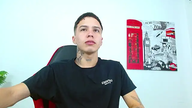 Snapshot of Cumandres18 chatting on 02/18/26, 02:57 Cumandres18 online show from 02/18/26, 02:57