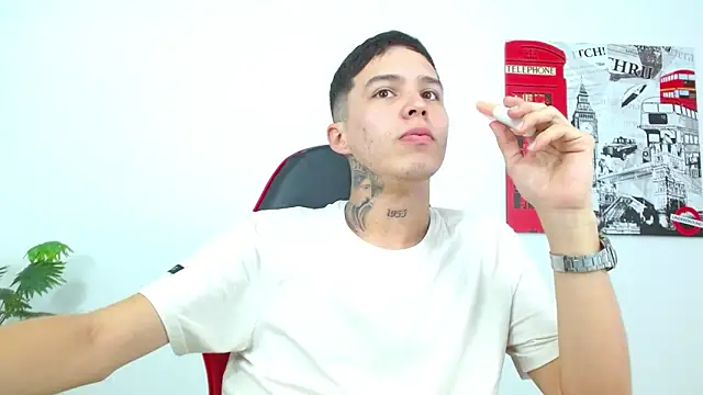 Snapshot of Cumandres18 chatting on 02/19/26, 02:57 Cumandres18 online show from 02/19/26, 02:57