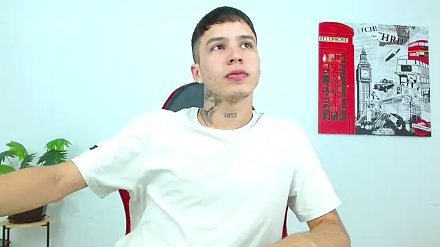 Snapshot of Cumandres18 chatting on 03/11/26, 03:07 Cumandres18 online show from 03/11/26, 03:07