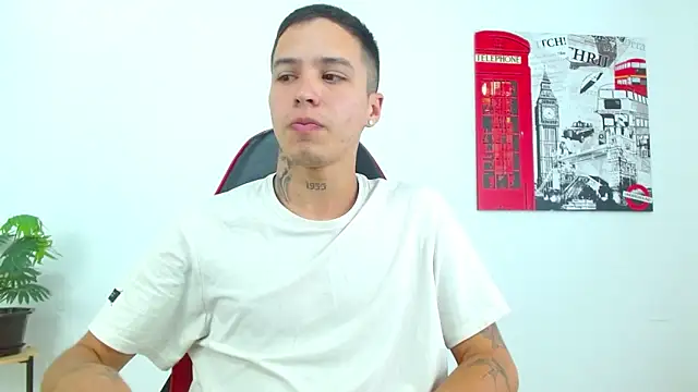 Cumandres18 online show from 04/30/26, 03:07