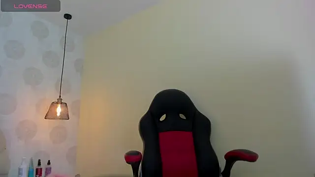 GIANAMILLER6 online show from 11/12/25, 12:27