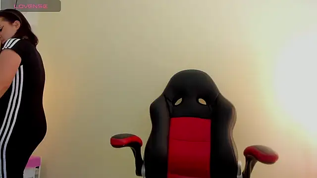 GIANAMILLER6 online show from 11/14/25, 12:26