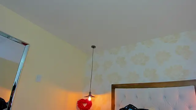 GIANAMILLER6 online show from 06/18/26, 12:09