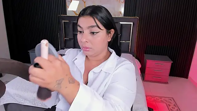 Hannasscott online show from 10/20/25, 11:32